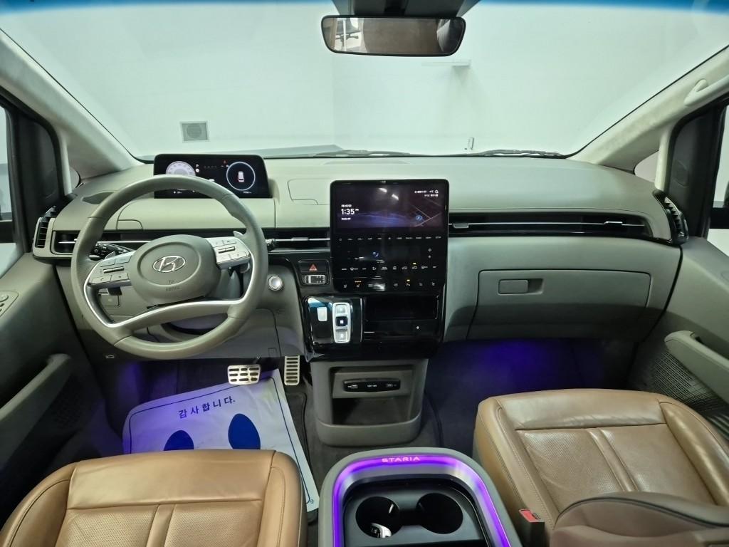 HYUNDAI Staria - Vista 7