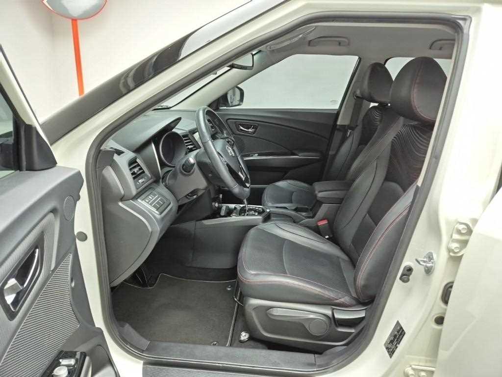 Ssangyong Tivoli - Vista 11