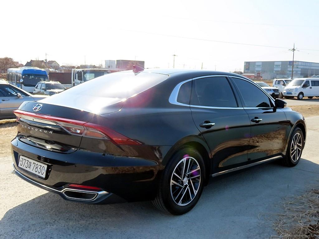 HYUNDAI Grandeur - Vista 3