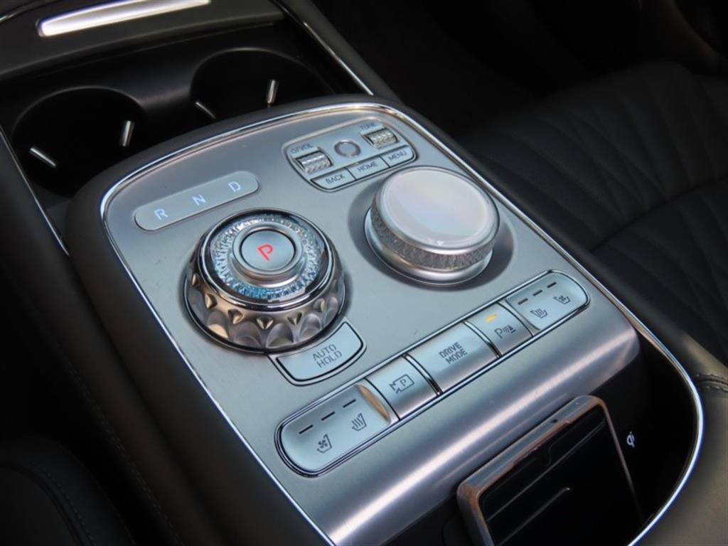 Genesis G90 - Vista 11