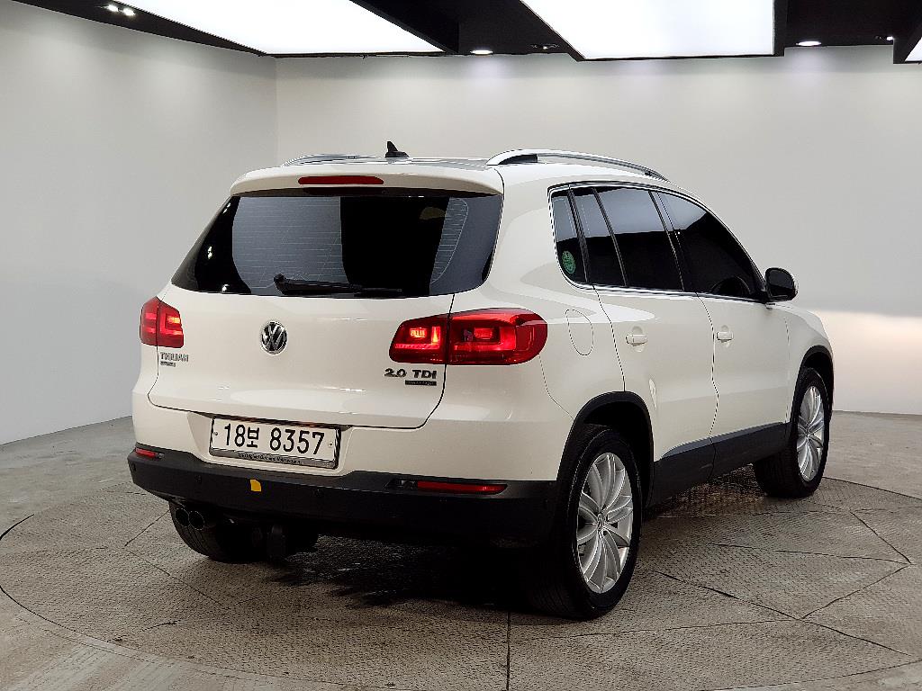 Volkswagen Tiguan - Vista 4