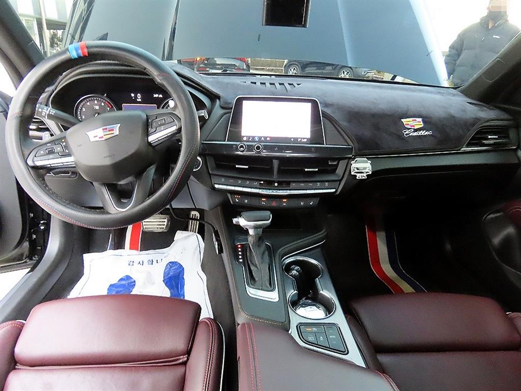 Cadillac CT4 - Vista 7