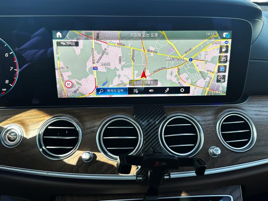 Mercedes Benz E class - Vista 10