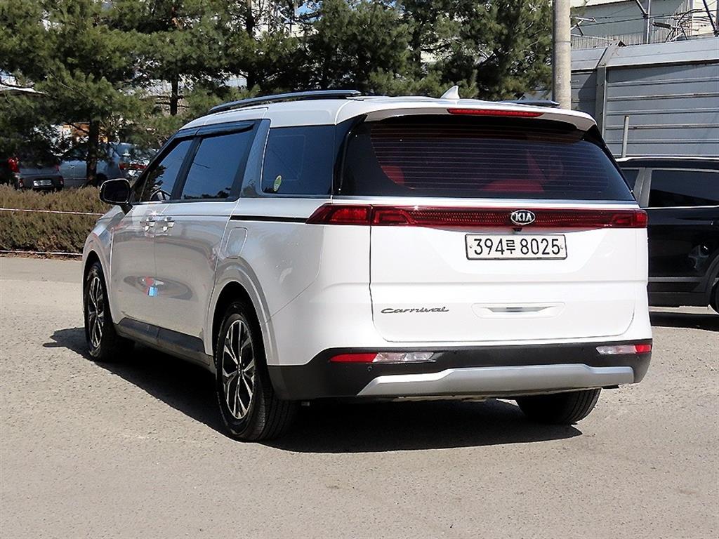 KIA Carnival - Vista 3