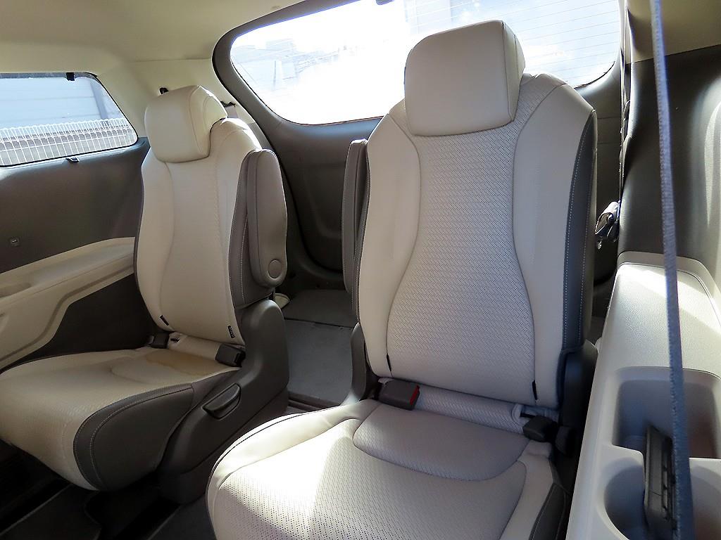 KIA Carnival - Vista 7