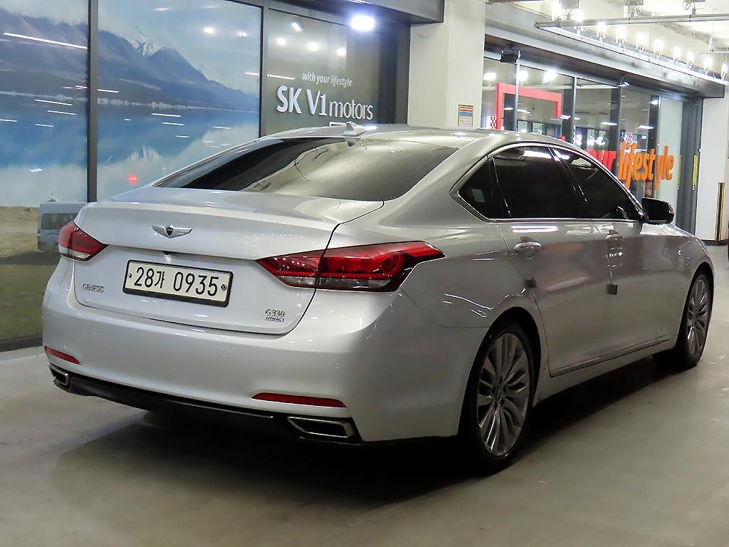 HYUNDAI Genesis - Vista 4