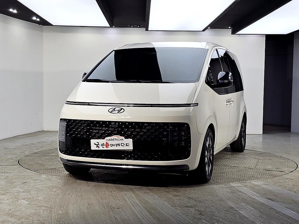 HYUNDAI Staria - Vista 2