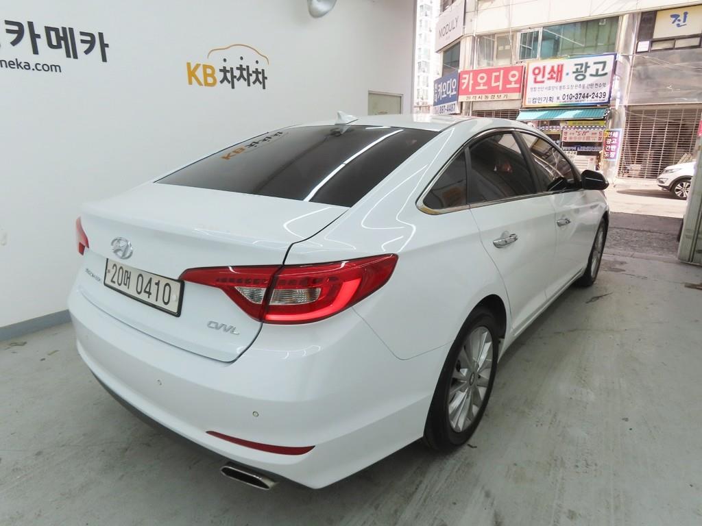 HYUNDAI Sonata - Vista 3