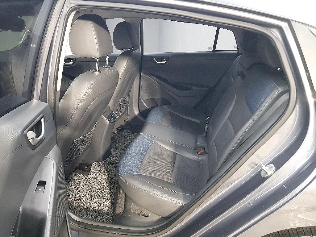 HYUNDAI Ioniq - Vista 9