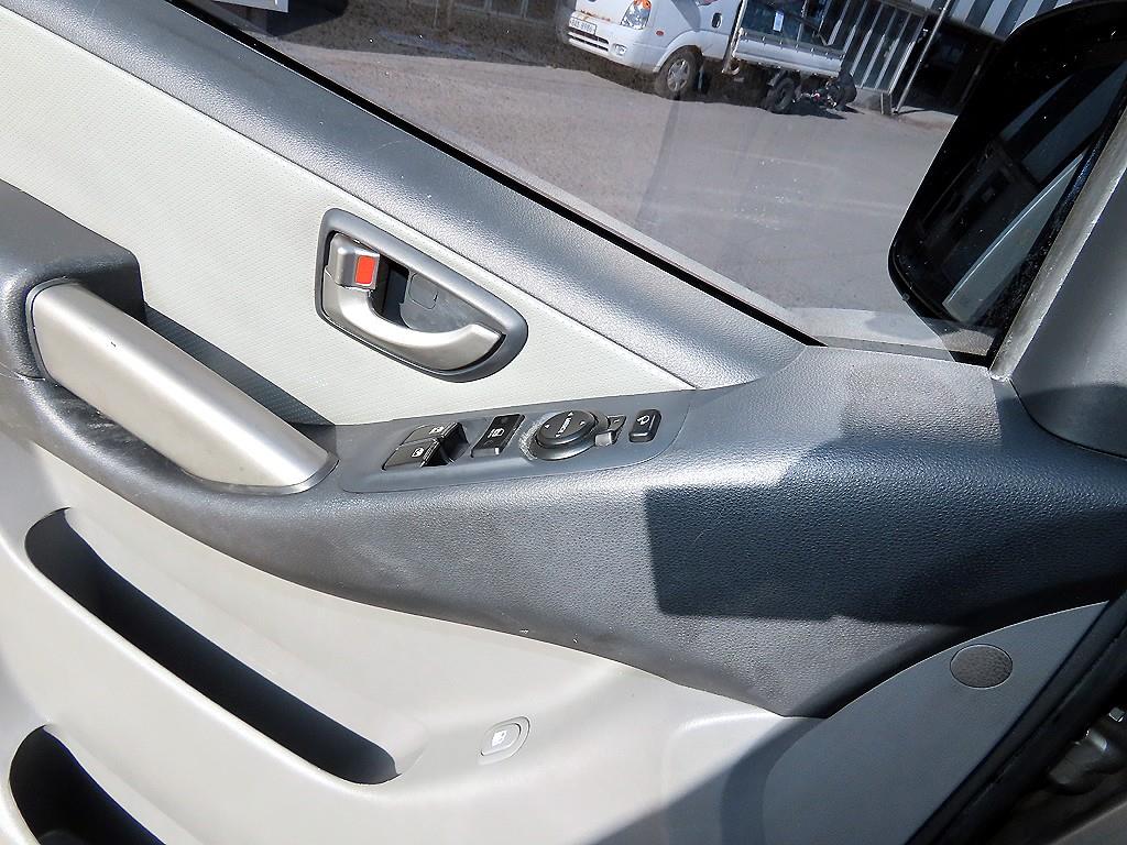 HYUNDAI Starex - Vista 12