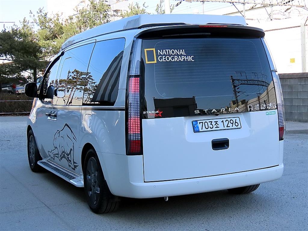 HYUNDAI Staria - Vista 3