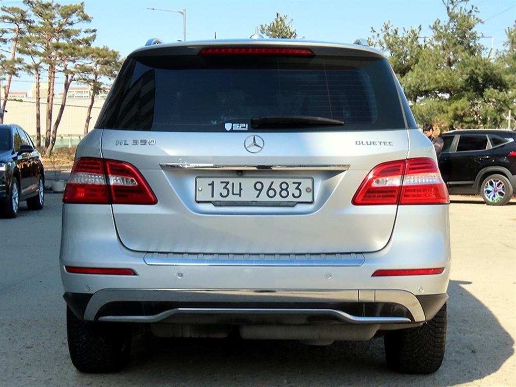 Mercedes Benz M Class - Vista 4