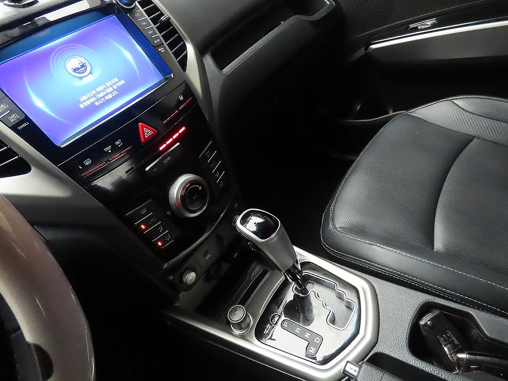 Ssangyong Tivoli - Vista 10