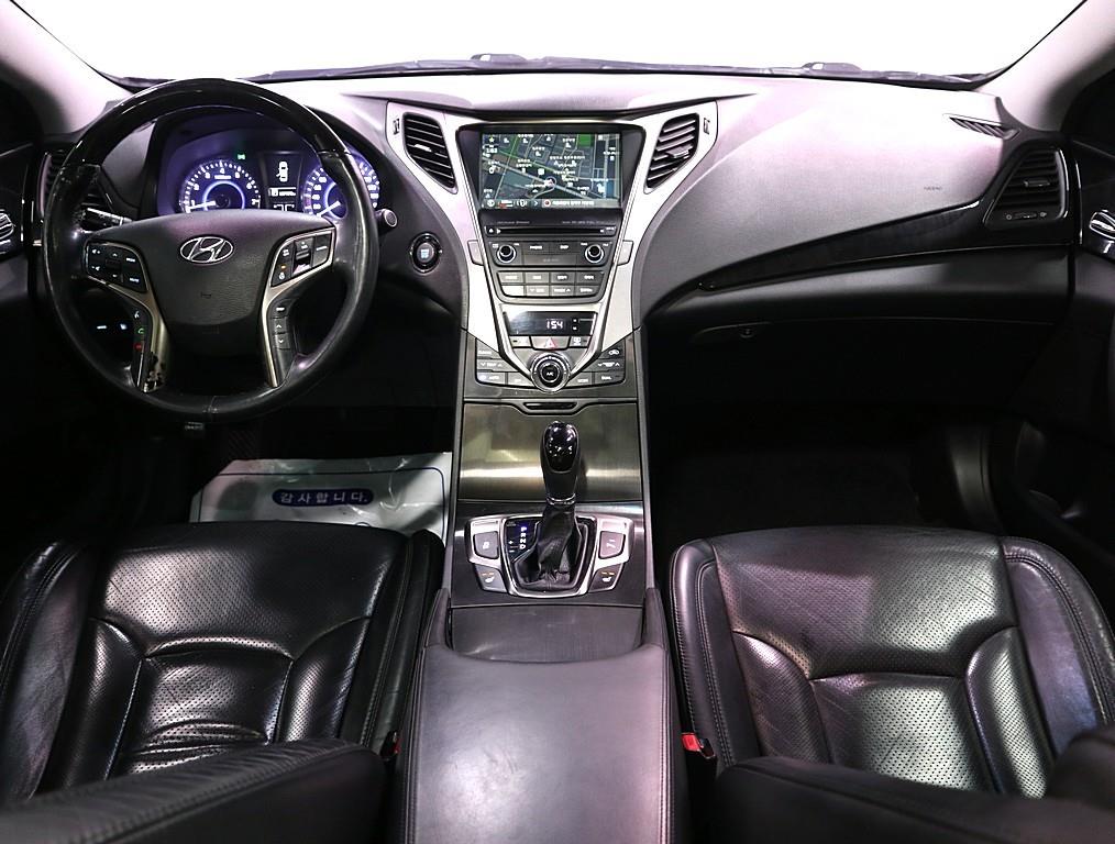 HYUNDAI Grandeur - Vista 5