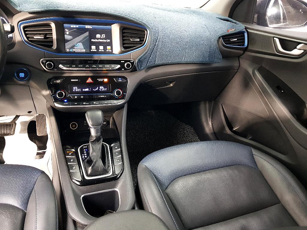 HYUNDAI Ioniq - Vista 10