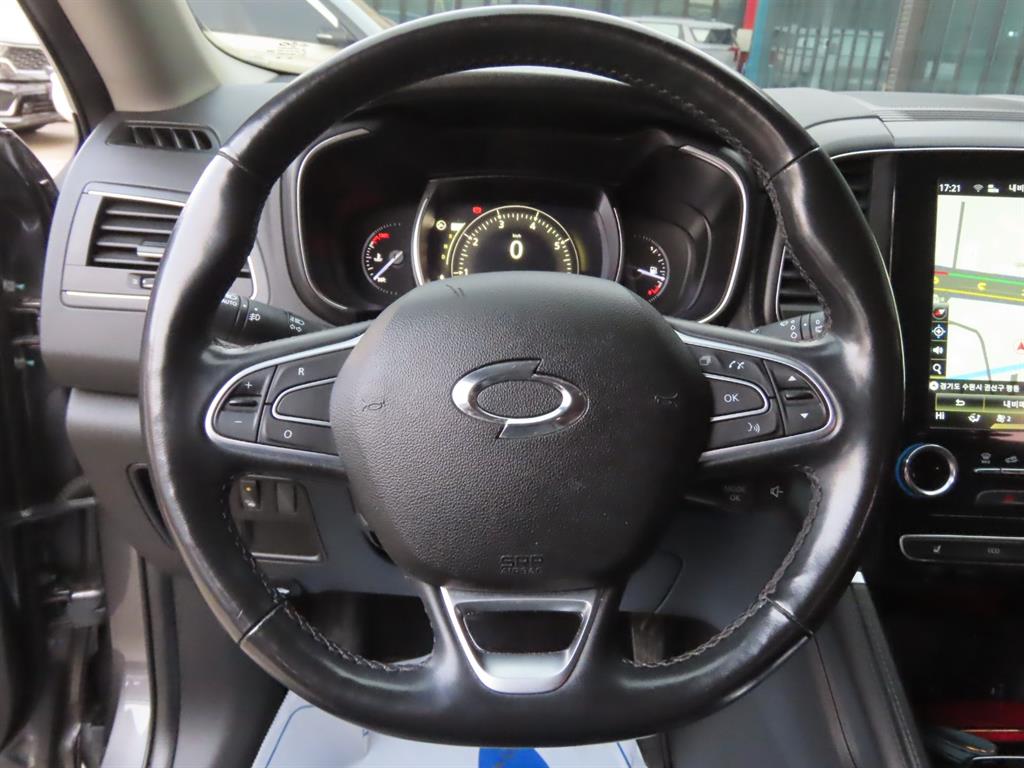 SAMSUNG QM6 - Vista 9