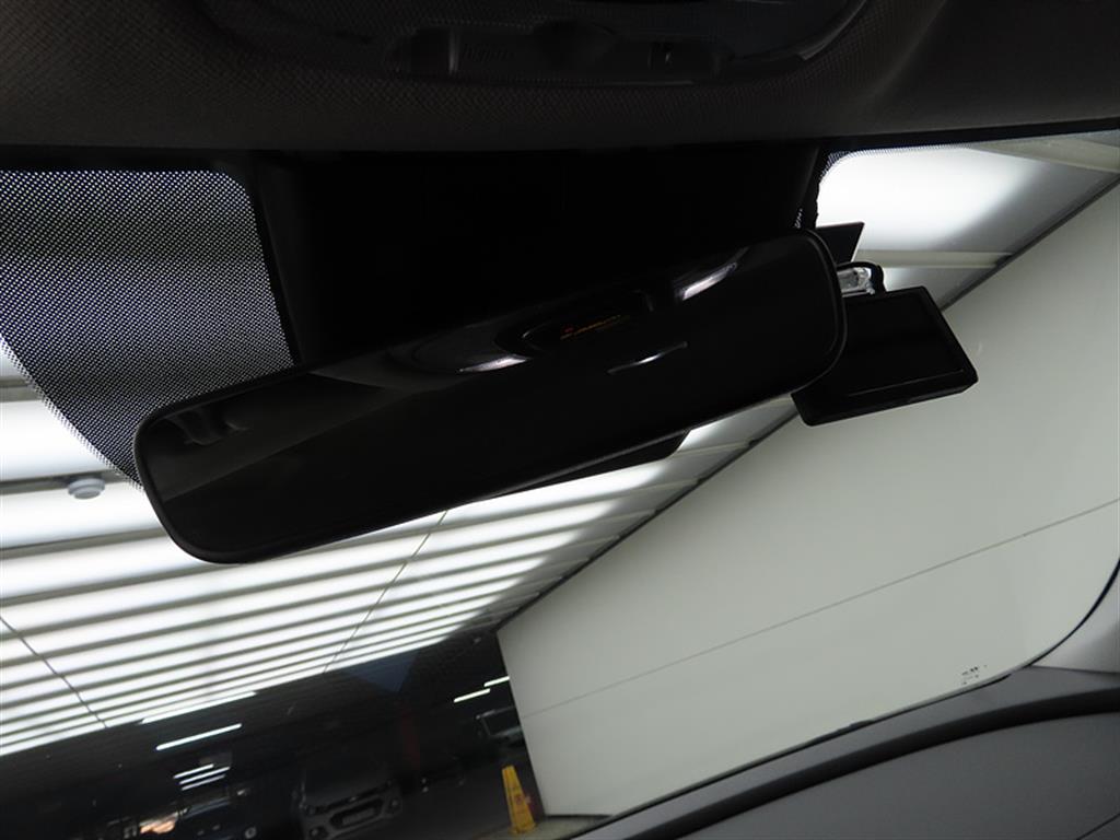 HYUNDAI Avante - Vista 12