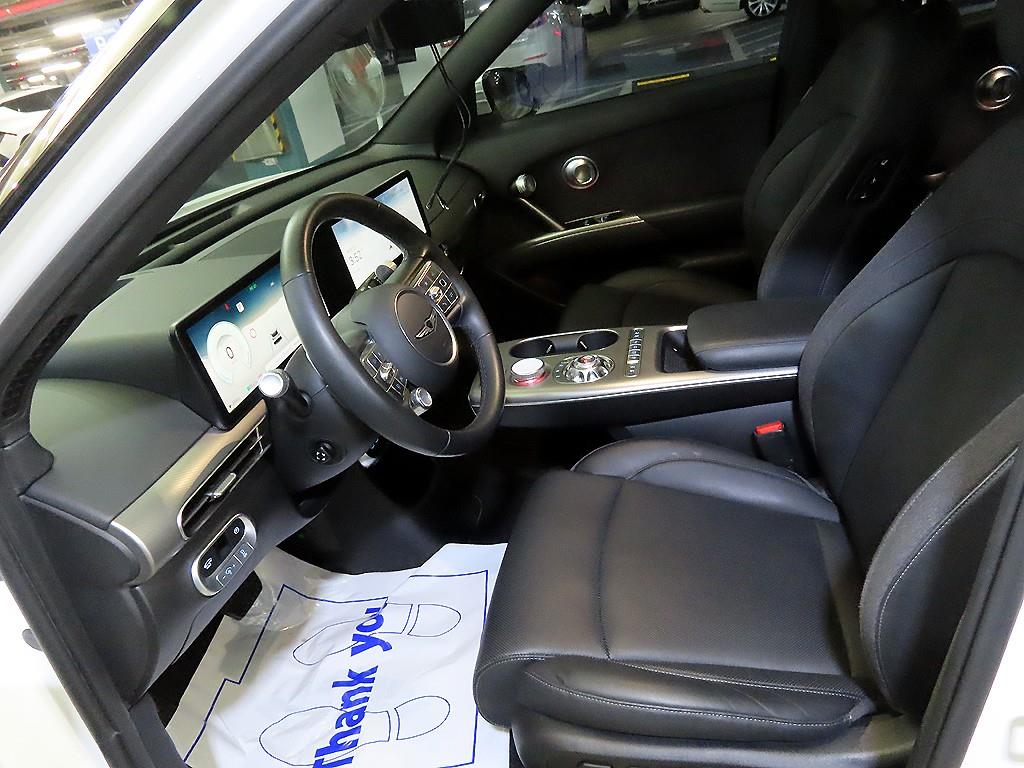 Genesis GV60 - Vista 6