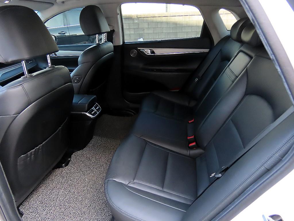 HYUNDAI Grandeur - Vista 6