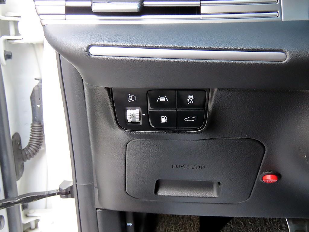 HYUNDAI Grandeur - Vista 11