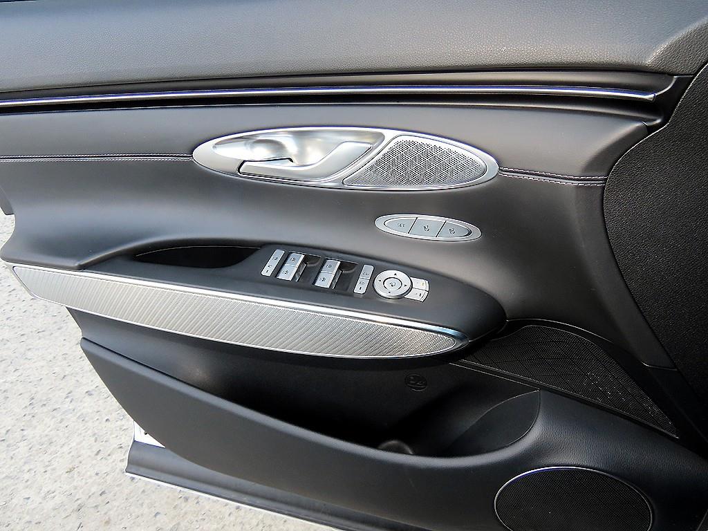 Genesis GV70 - Vista 12