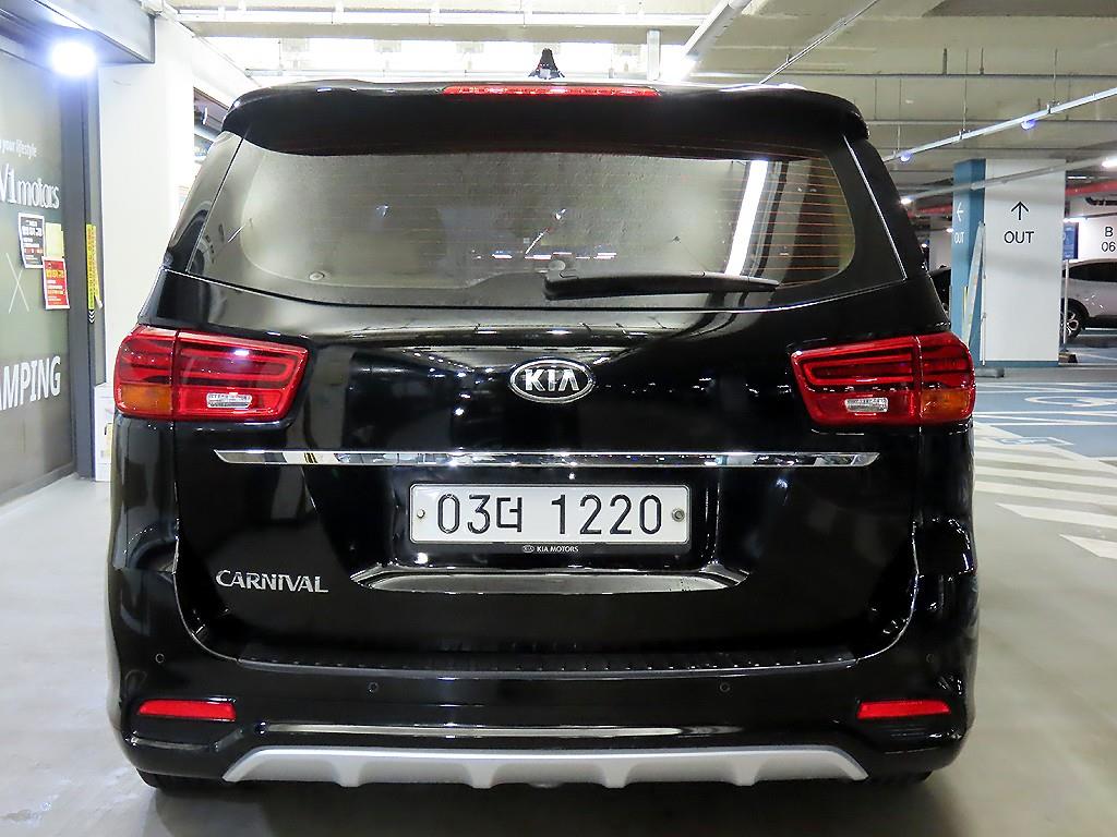 KIA Carnival - Vista 5