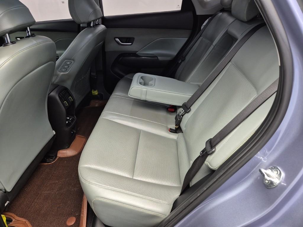 HYUNDAI Kona - Vista 12