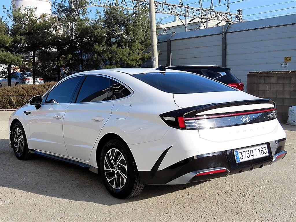 HYUNDAI Sonata - Vista 3