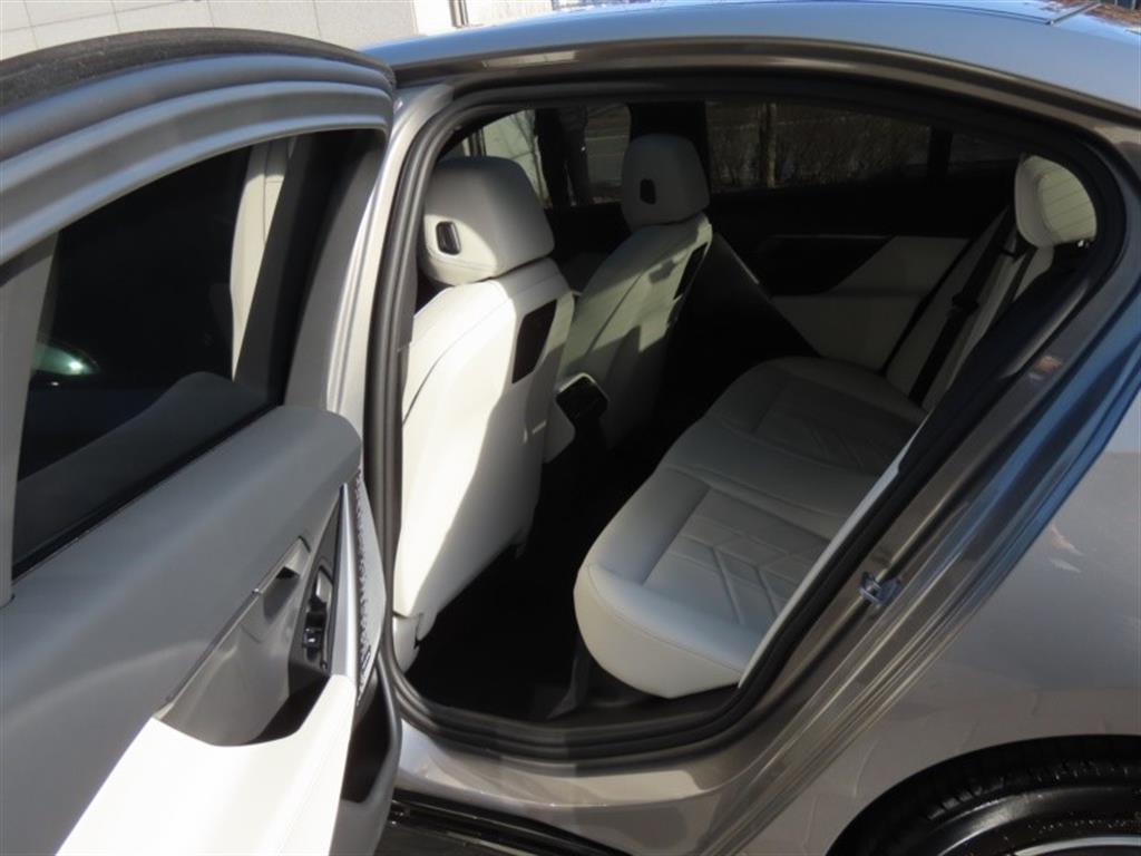 BMW 5 Series 2025 Gris - Importación desde Corea - HF Imports Iquique - Foto 12