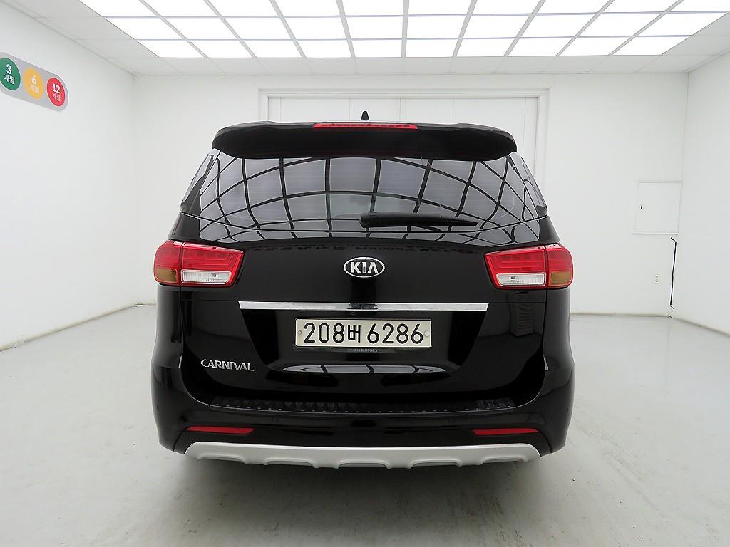 KIA Carnival - Vista 3