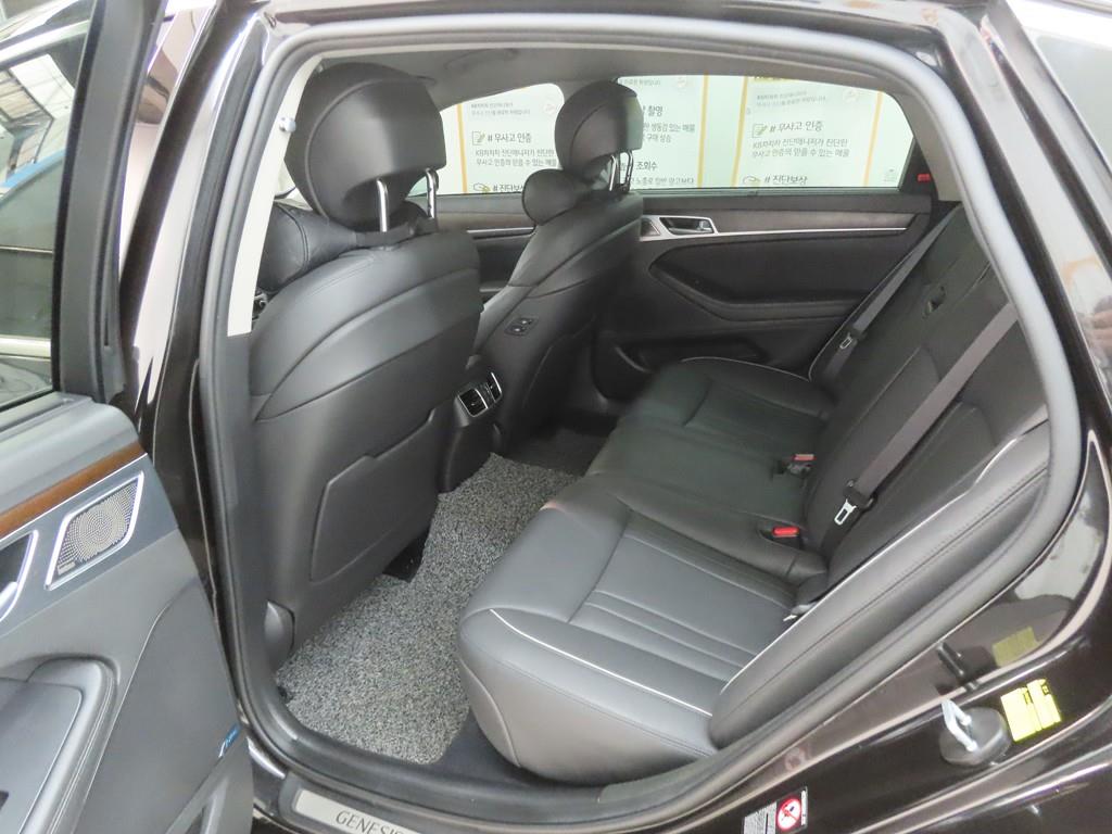 Genesis G80 - Vista 6