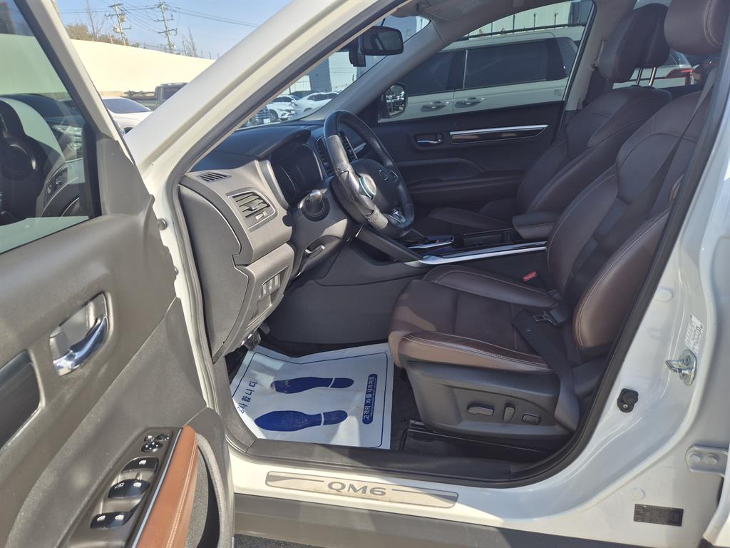 SAMSUNG QM6 - Vista 8