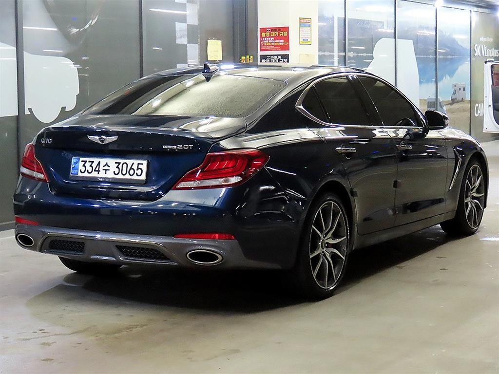 Genesis G70 - Vista 4