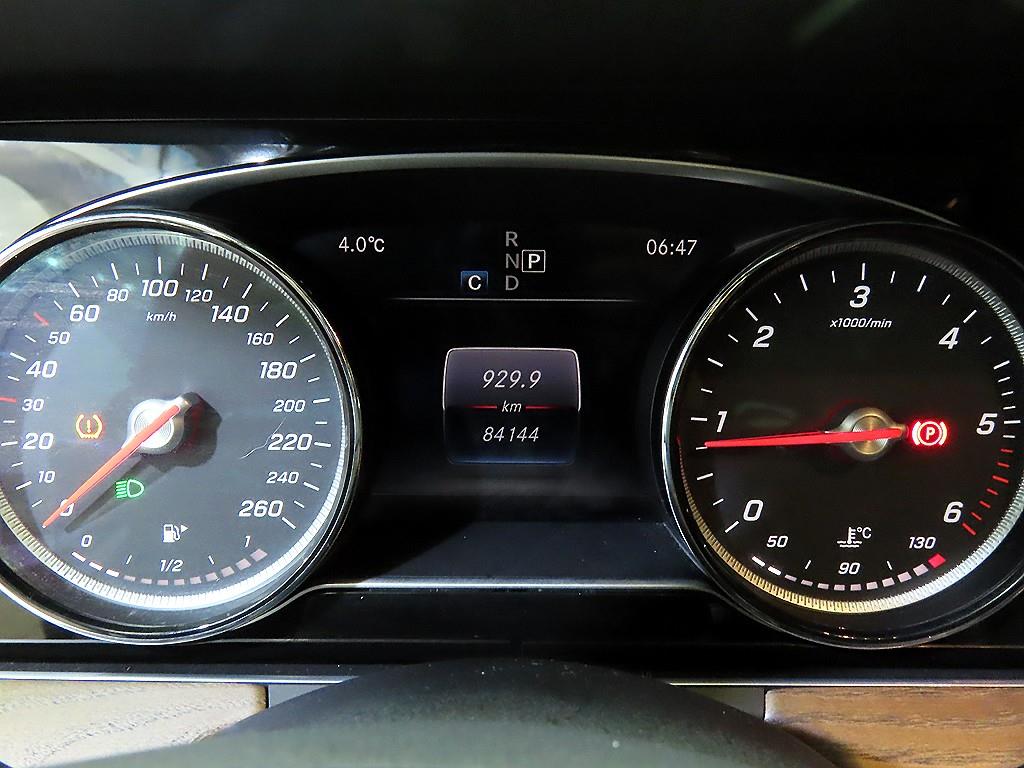 Mercedes Benz E class - Vista 9