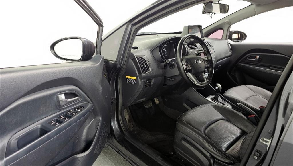 KIA Pride - Vista 11