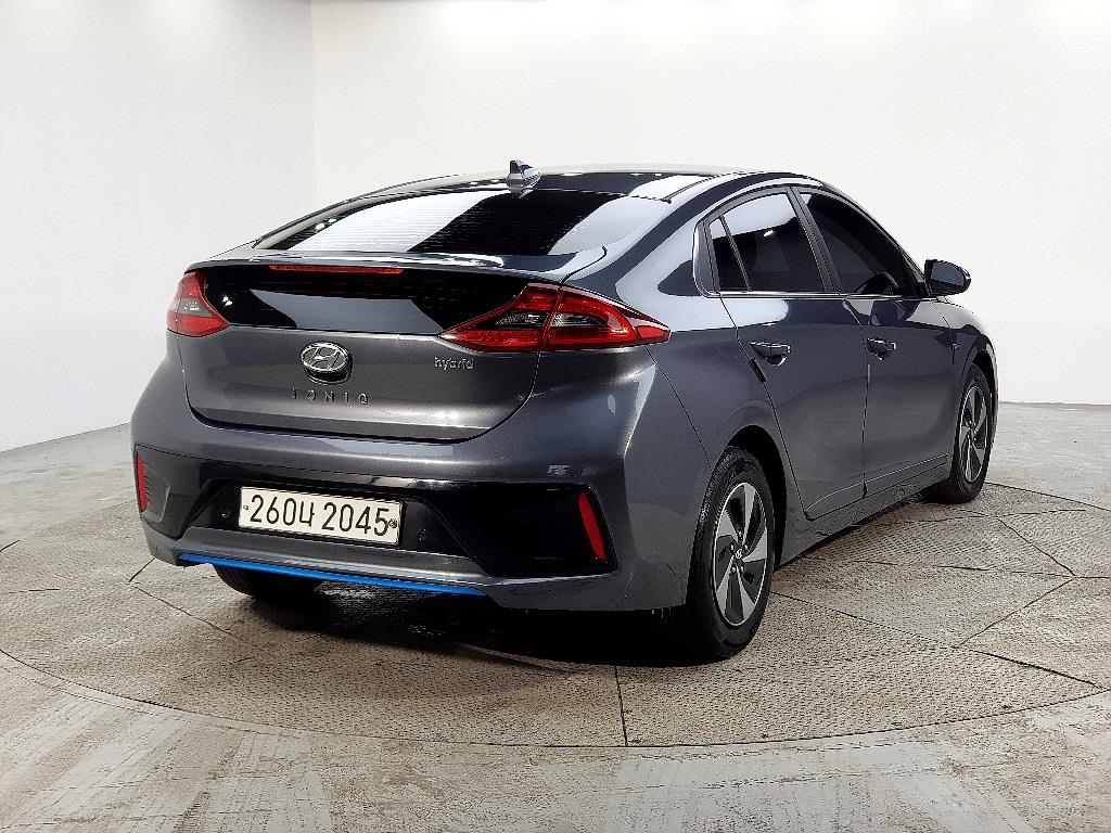 HYUNDAI Ioniq - Vista 4