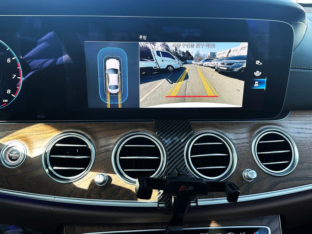 Mercedes Benz E class - Vista 11