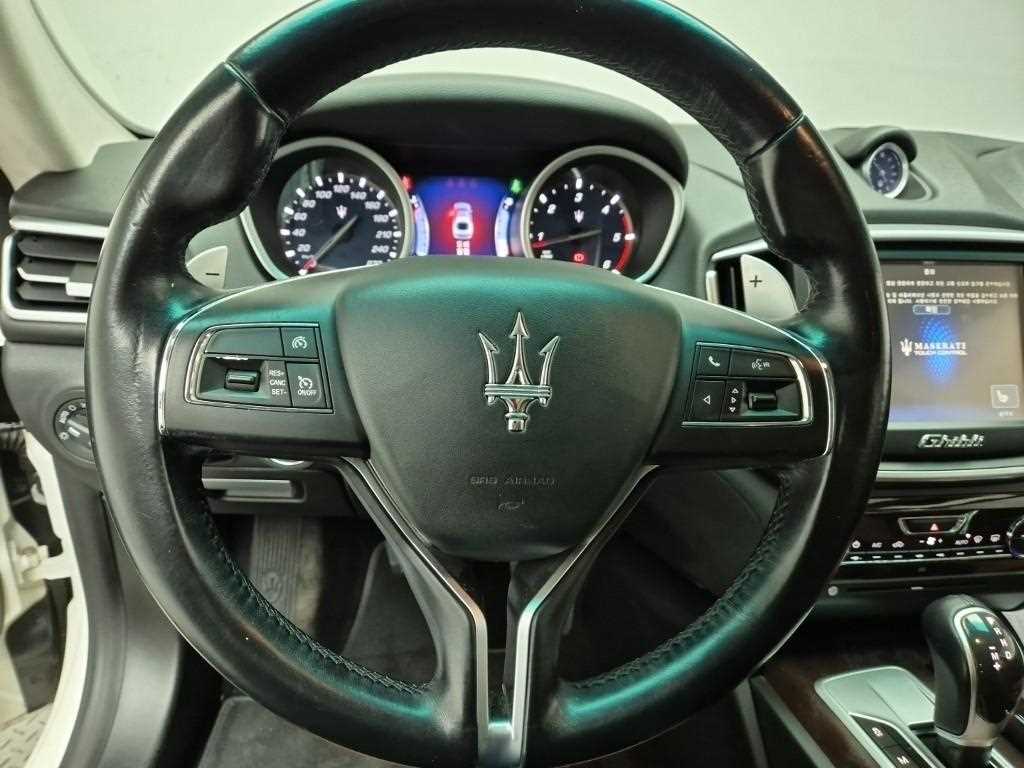 Maserati Ghibli - Vista 9