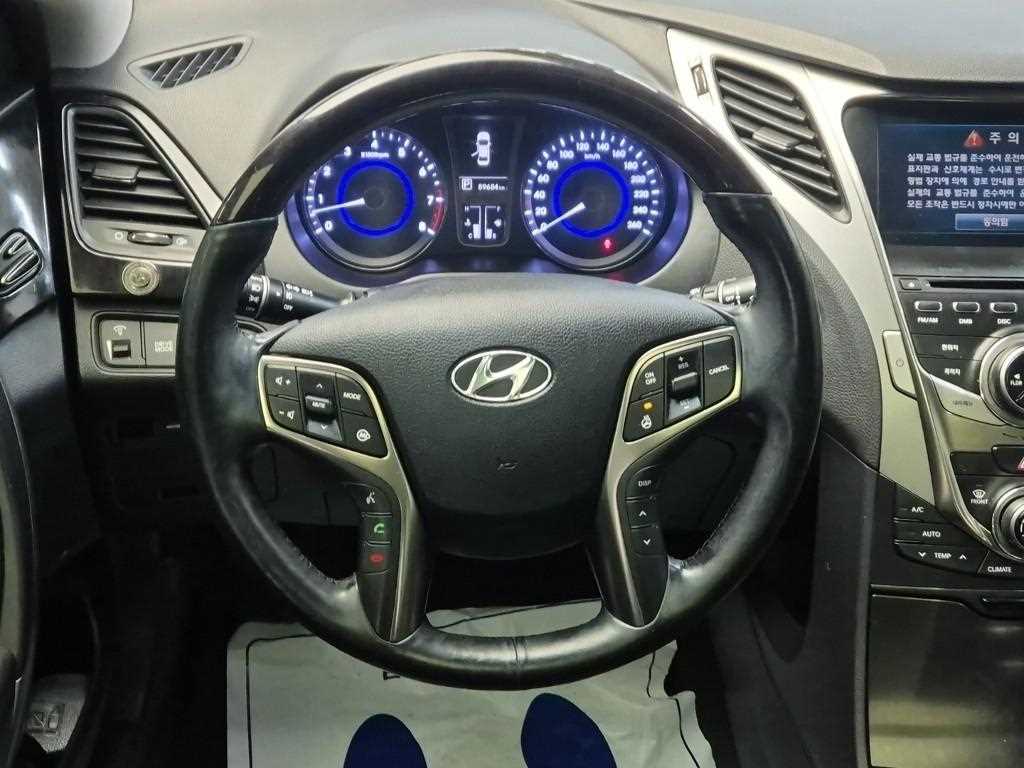 HYUNDAI Grandeur - Vista 9