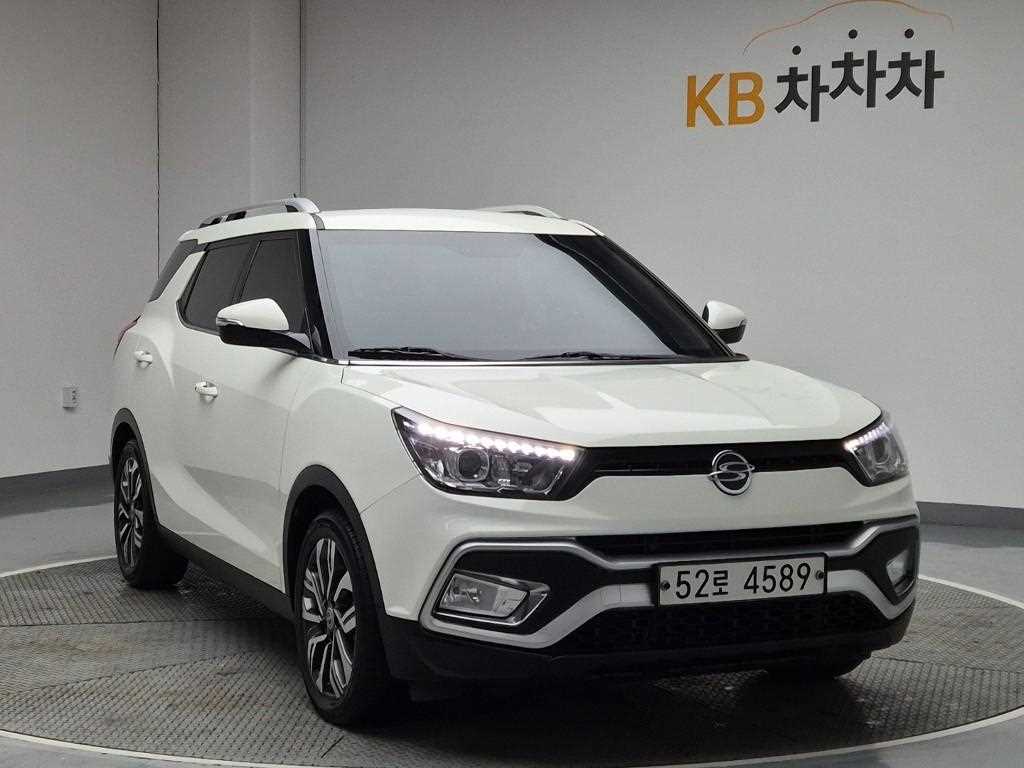 Ssangyong Tivoli - Vista 4