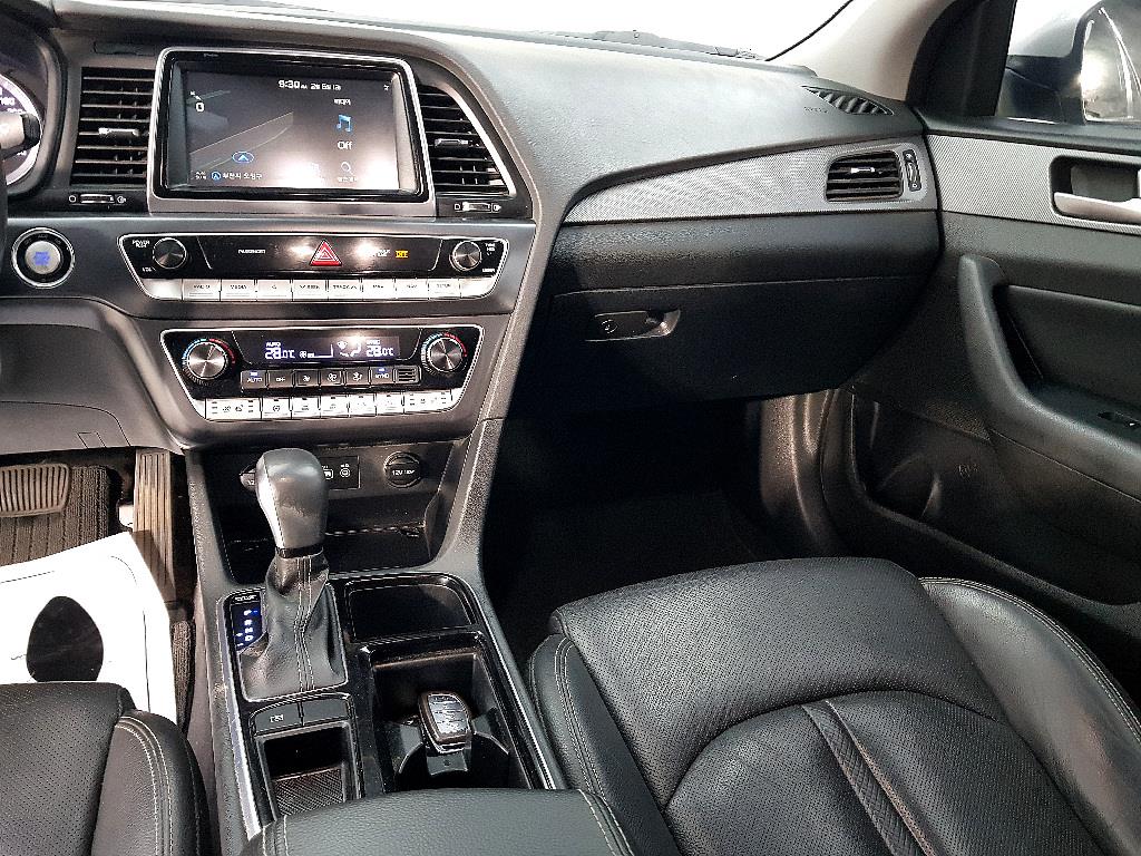 HYUNDAI Sonata - Vista 10