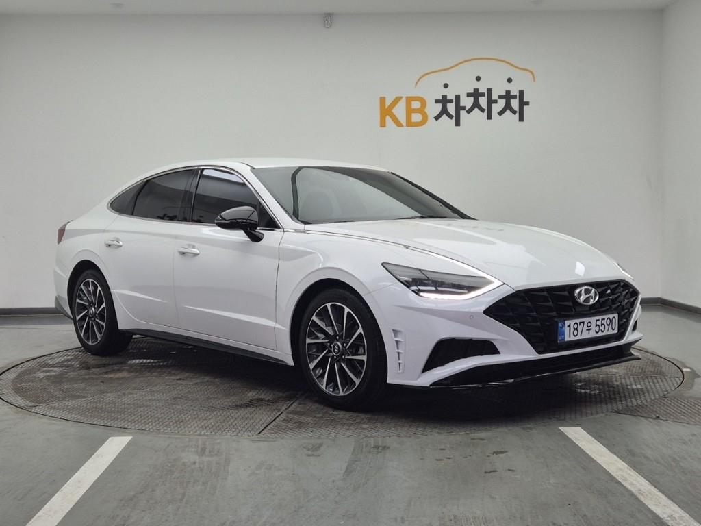 HYUNDAI Sonata - Vista 2