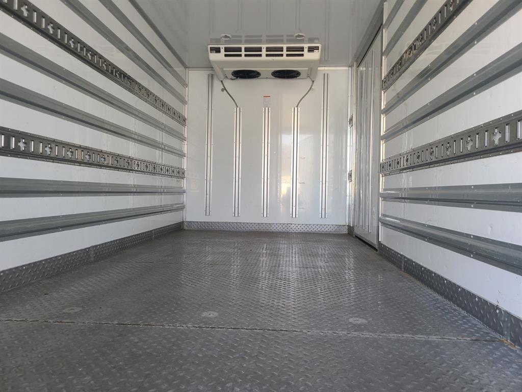 medium and large cargo truck - Vista 7