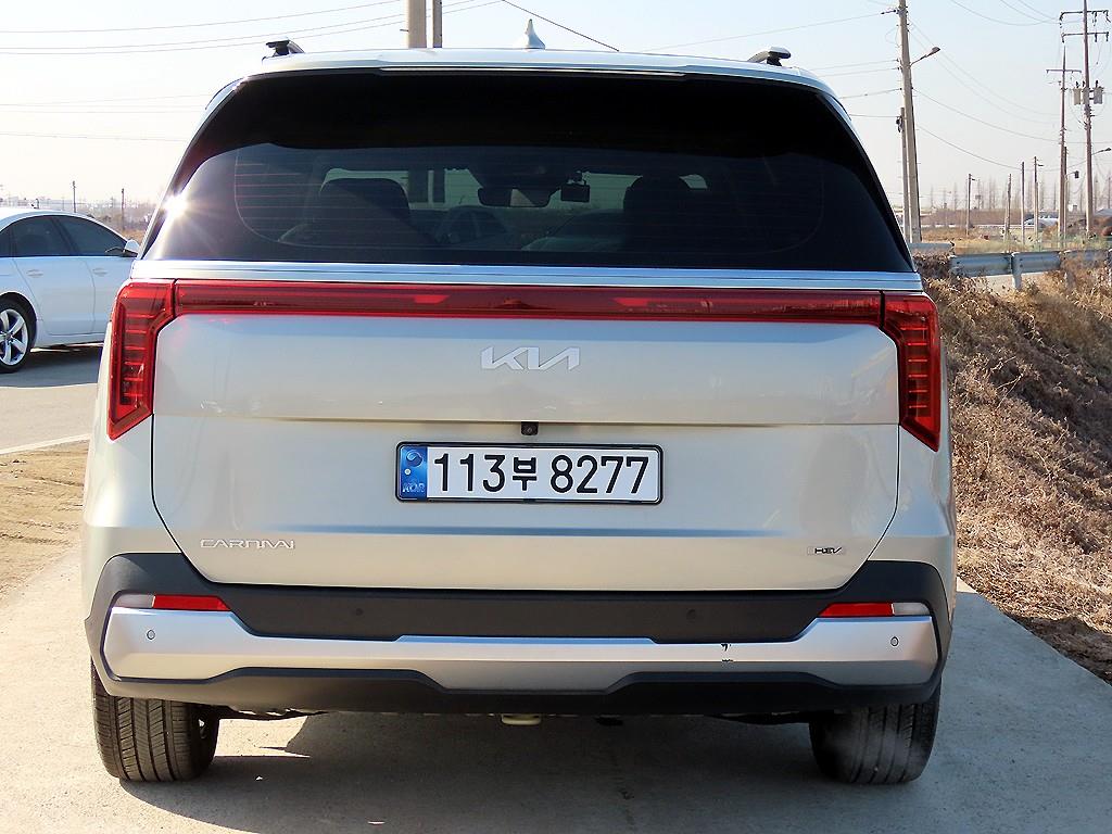 KIA Carnival - Vista 4