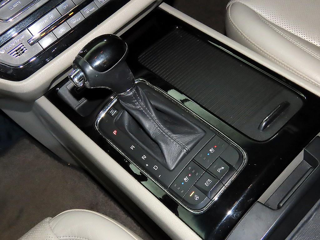 KIA Carnival - Vista 12