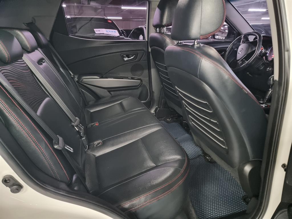 Ssangyong Tivoli 2016 Blanco - Importación desde Corea - HF Imports Iquique - Foto 17