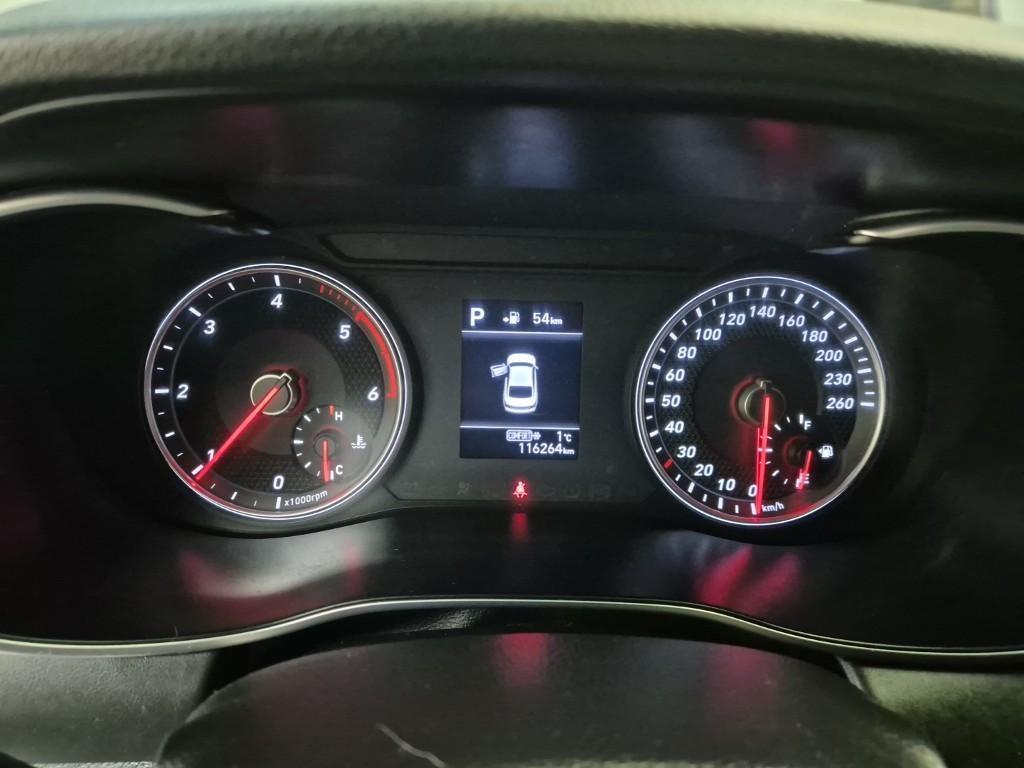 Genesis G70 - Vista 6