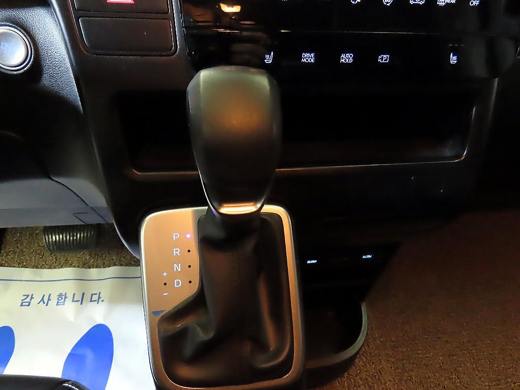 HYUNDAI Staria - Vista 12