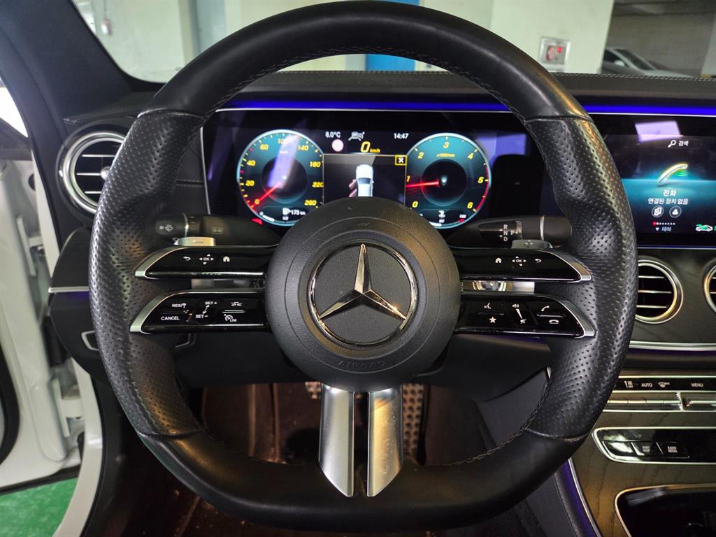 Mercedes Benz E class - Vista 9