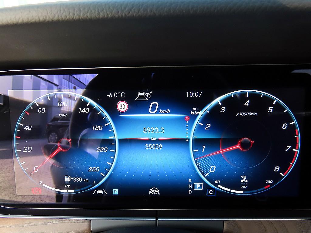 Mercedes Benz E class - Vista 9